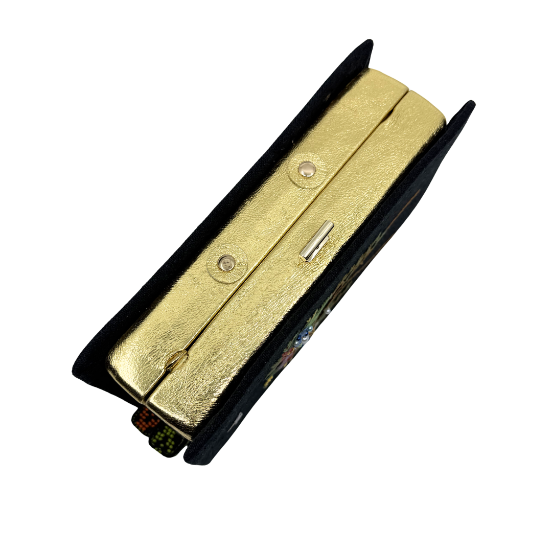 Vesti Journal 001 Embrace Black